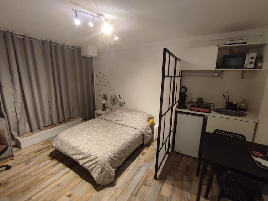 Grand Studio Avec Jardin Et Entree Privative A Noter Reservations De 3 Nuits Minimum Clermont-Ferrand Exterior foto